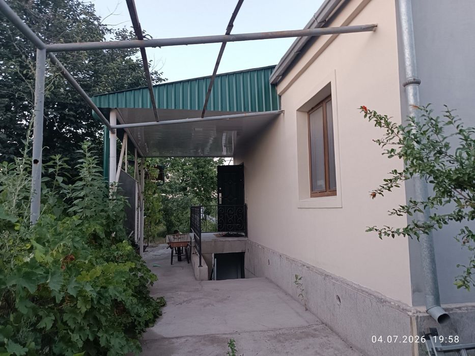 Uchastka sotiladi