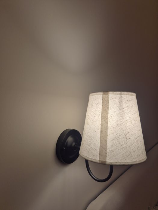 Светильник на стену