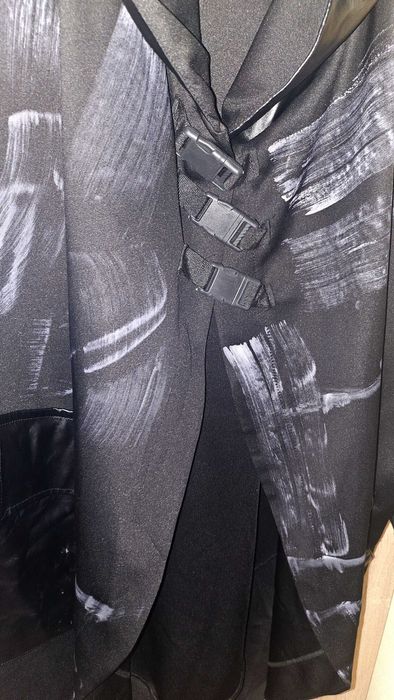 Бутикови нестандартни  тренчове Хл