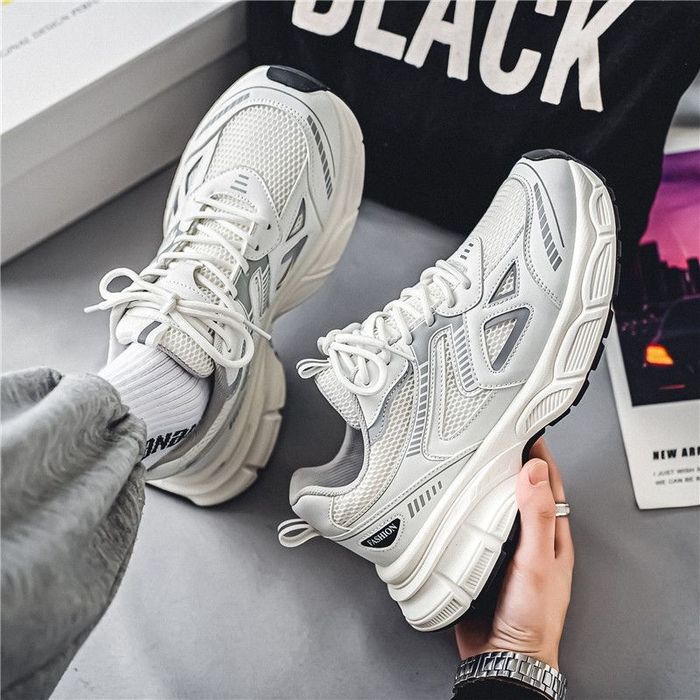 Yengil va qulay erkaklar sport krossovkasi – yozgi model 2025