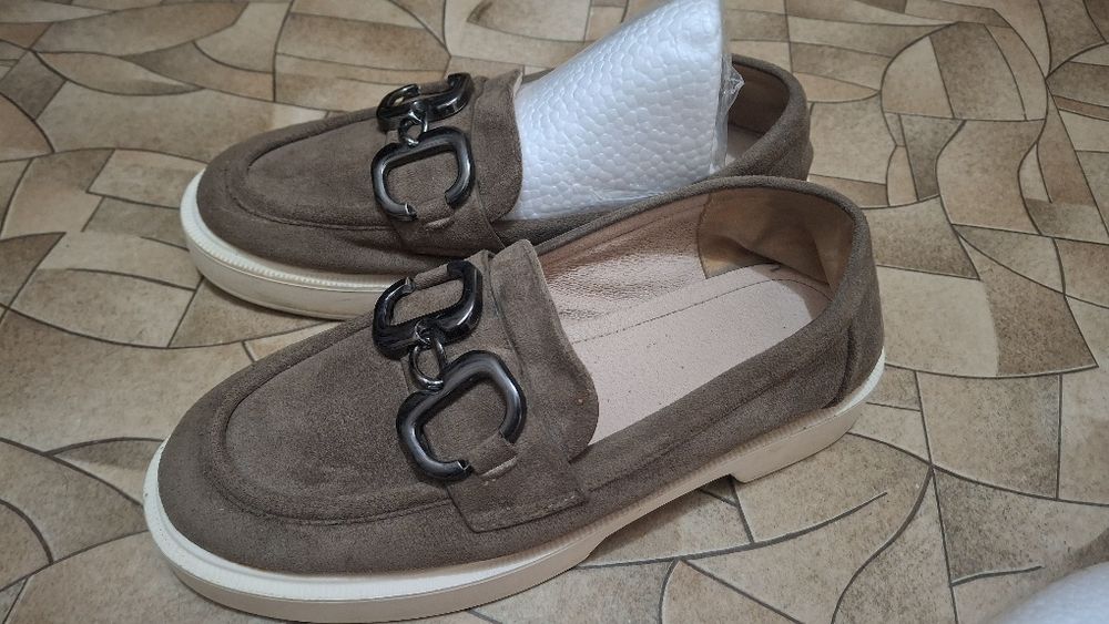 Продам замшевые лоферы