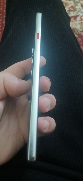 Tecno camon 40 sotiladi