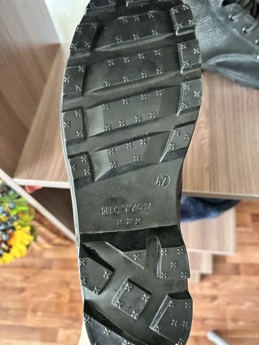 Продам зимние новые берцы