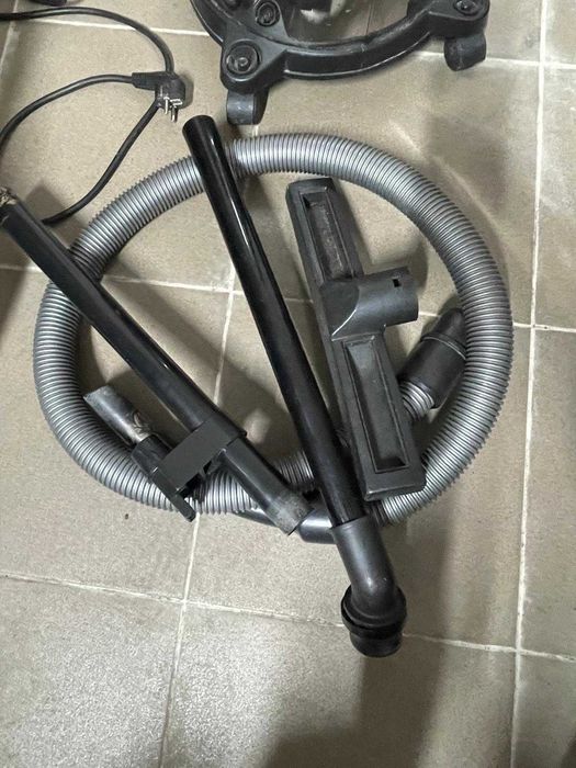 Aspirator umed uscat BLACK+DECKER BXVC30XTDE - pentru piese