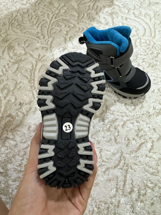 Продам детские сапоги