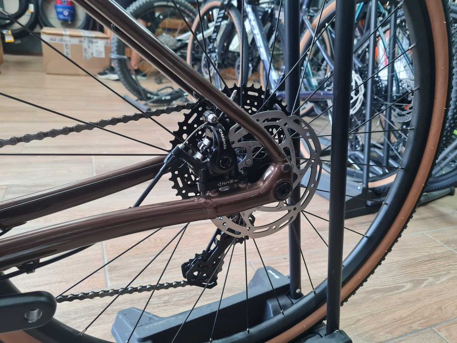 Bicicleta gravel Kross Esker 2.0 M 28 L stoc EstBike Funky Sports