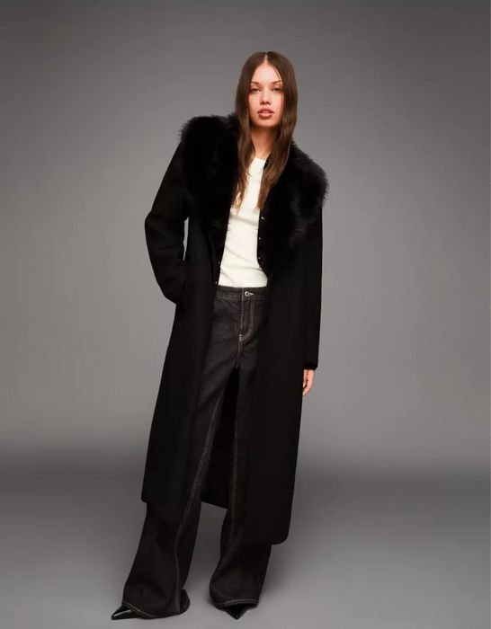 Дамско черно палто с пух