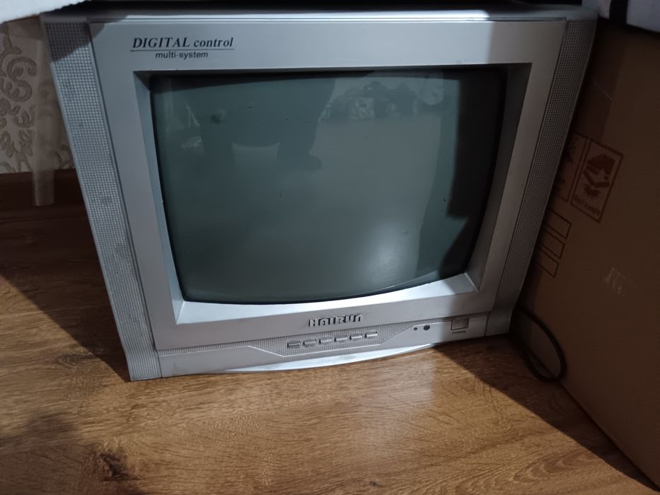 Продам 2 Телевизор