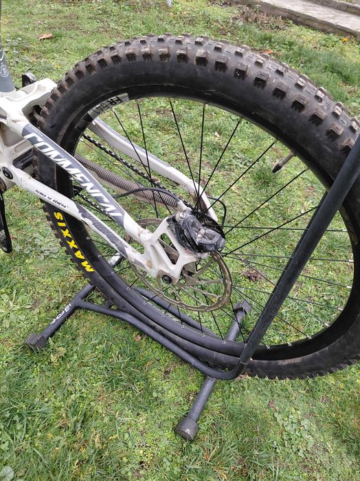 Продавам DH велосипед Commencal Supreme V4 Мулет