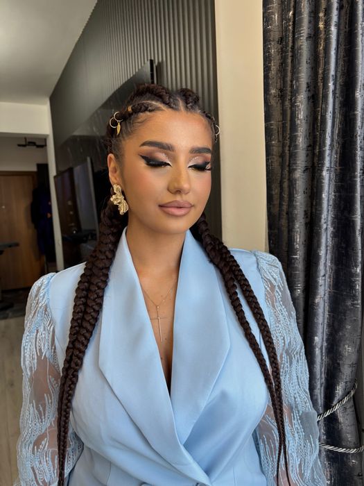 Make-up artist acreditat de minister