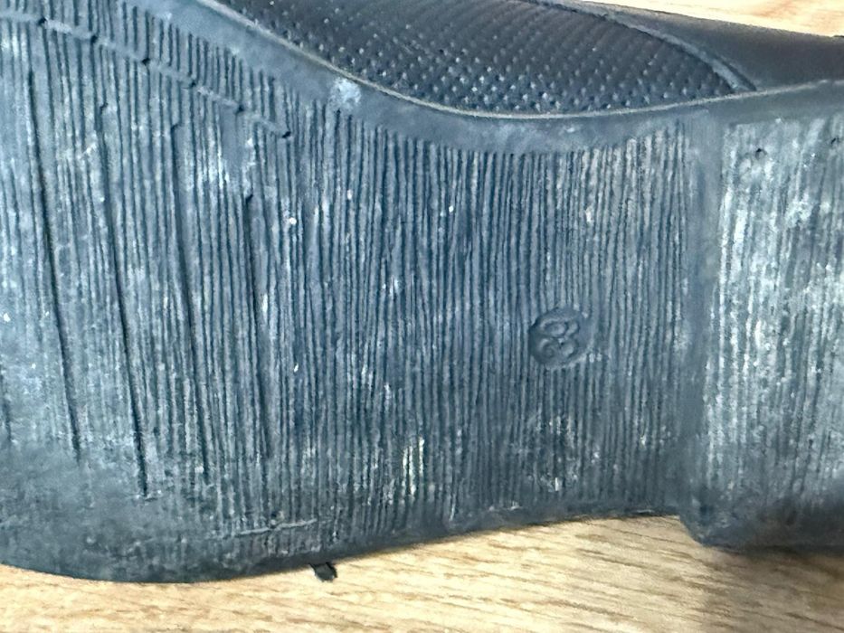 Pantofi din piele