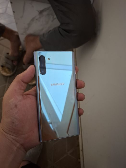 Galaxy Note 10 // 256 Gb