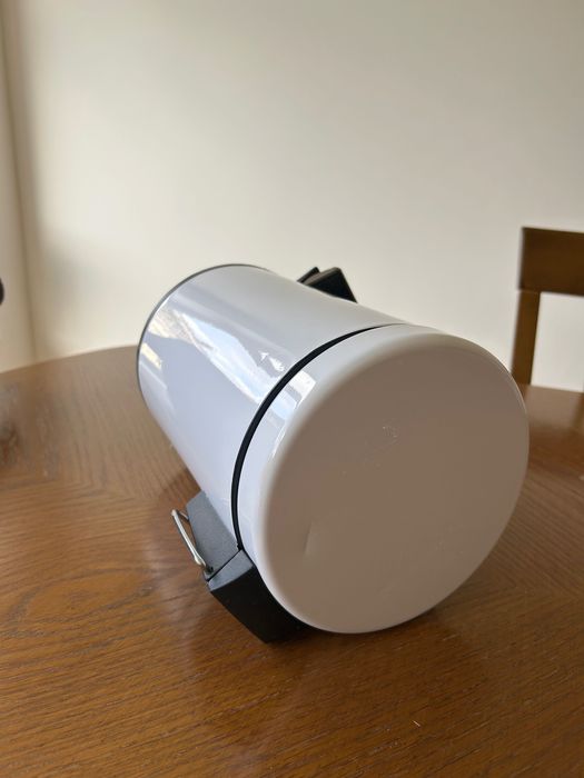 Ведро для мусора с педалью