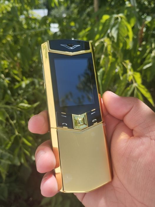 Vertu signature слайдер