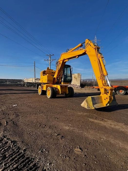Excavator CASE 19,3t pe roti,  cu 6000 ore SCHIMB CU AUTO SAU 7-9 tone