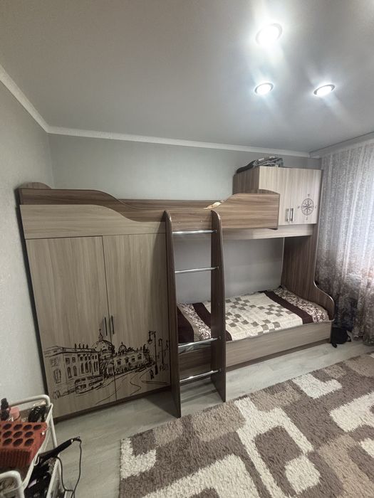 Продам двухярусную кровать