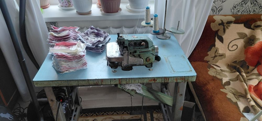 Промышленный оверлок