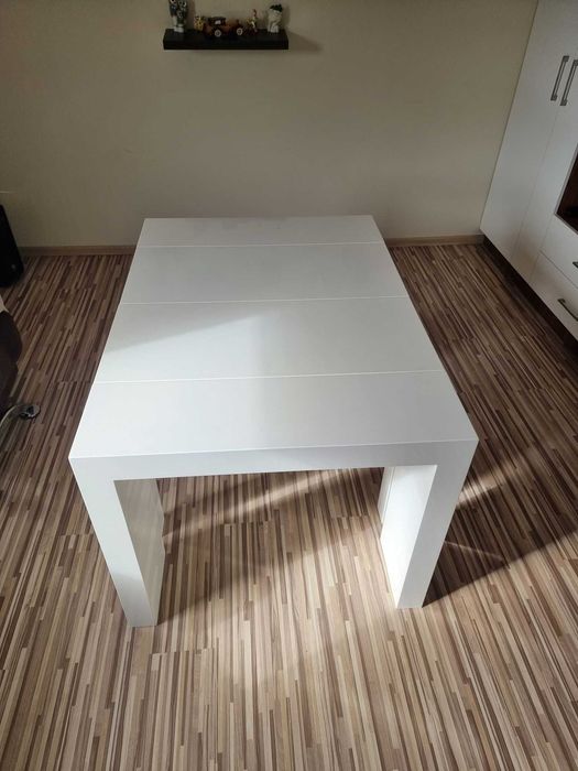 Разтегателна маса