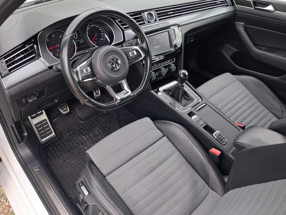 Volkswagen Passat B8 R-Line/ 2.0 TDI/ 150CP/ 2016/ EURO 6/ 229.000km./ Lane Assist/ Adaptive Cruise Control