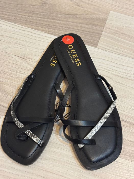 Нови Дамски чехли GUESS