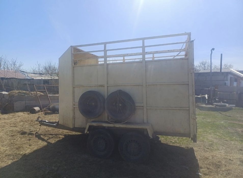 Продам Прицеп-коневозку