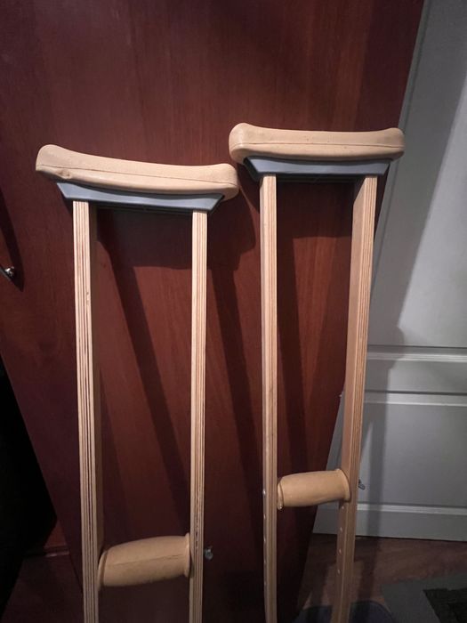 Продам новые костыли