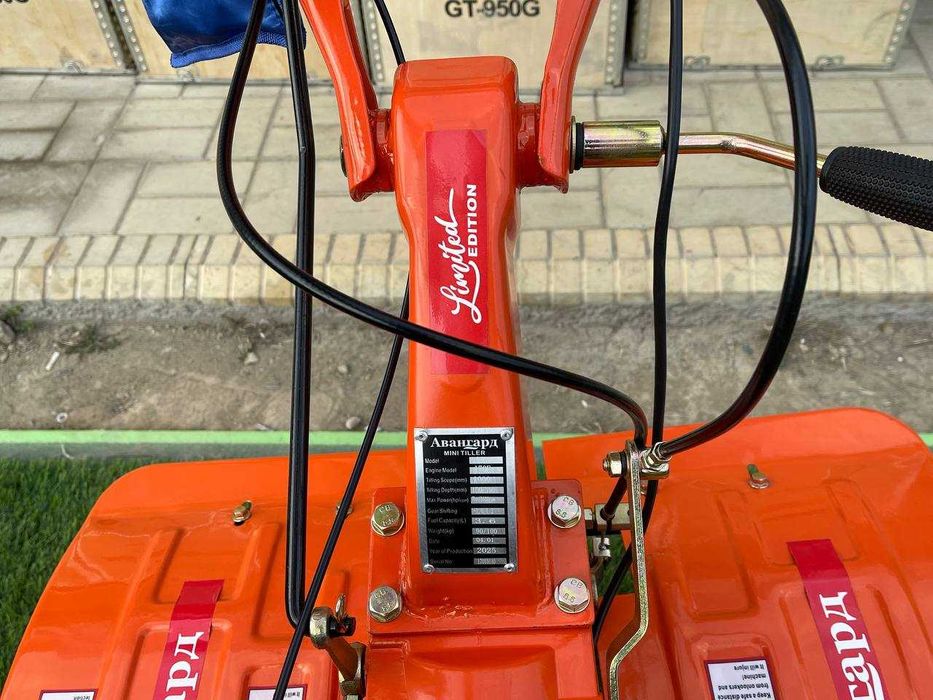 Мотоблок 7 от кучи (Авангард)