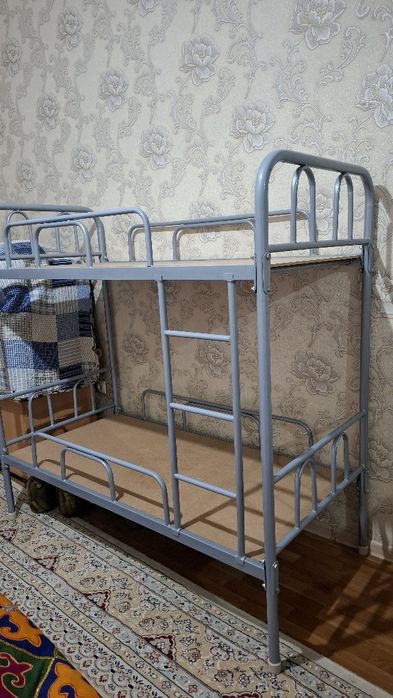 Кроват детскиий двух ярусный