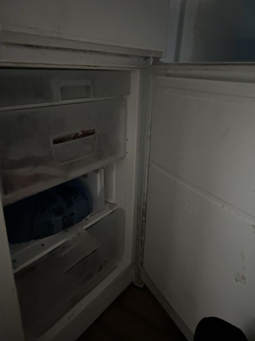 Холодильник б/у.
