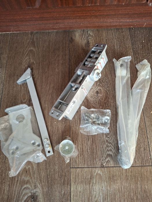 Доводчик для дверей