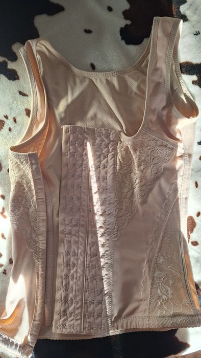 Продам утягивающий корсет