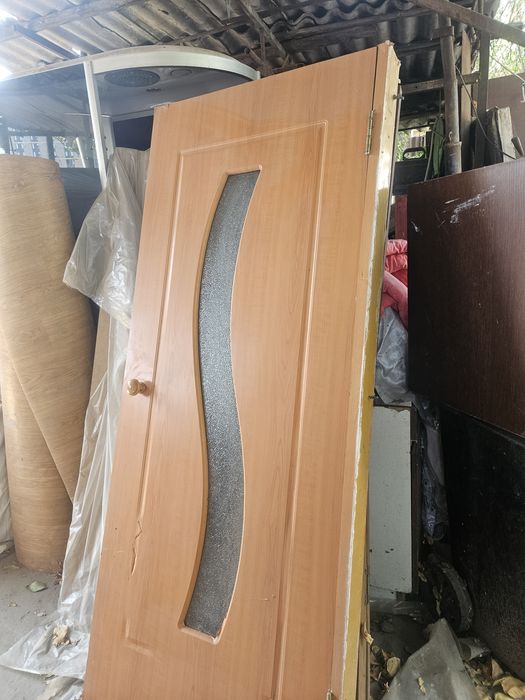 Двери продам 3000