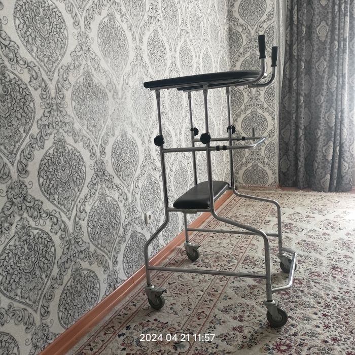 Ходунок с опорой