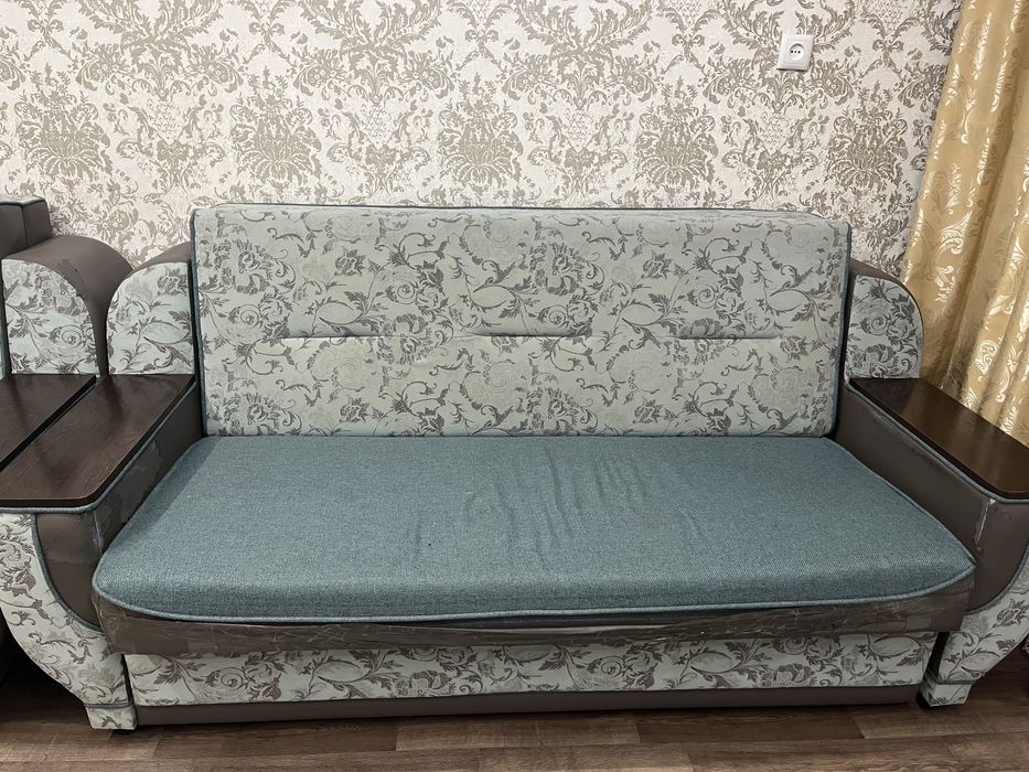 Продам б/у диван!