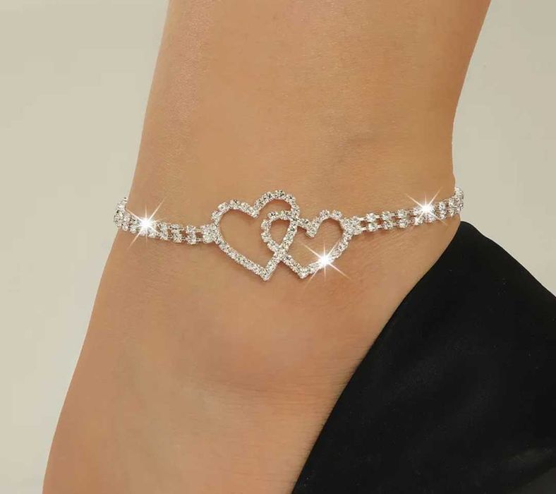 Дамска гривна със сърца