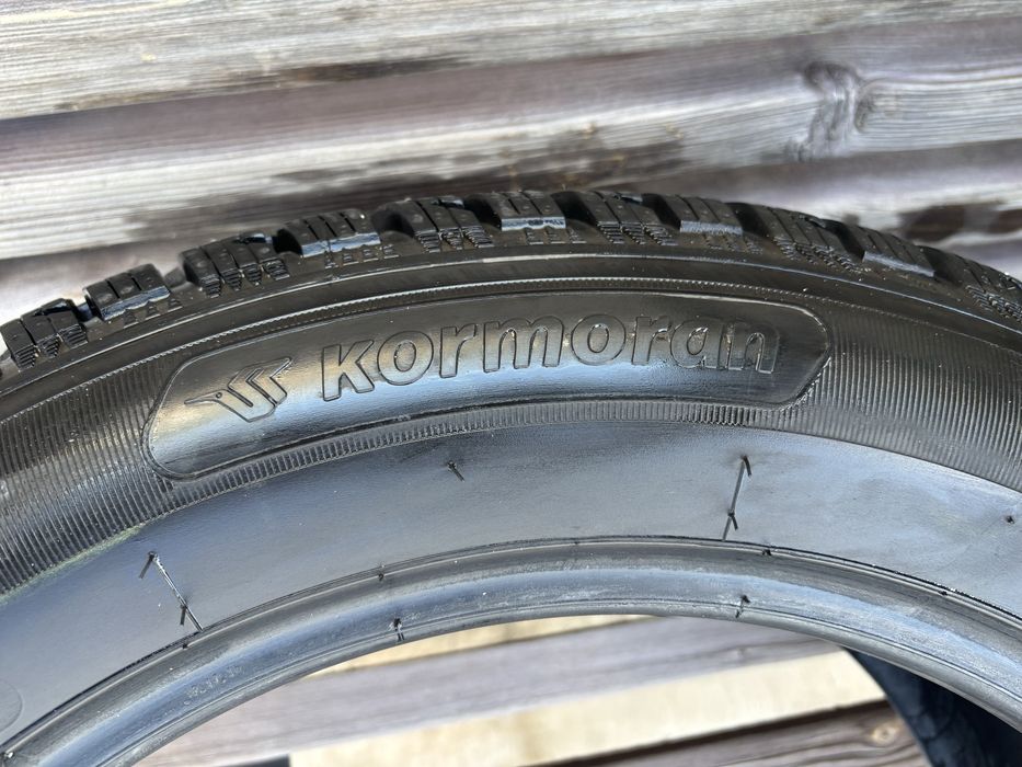 Шины зимние 215/60 R17