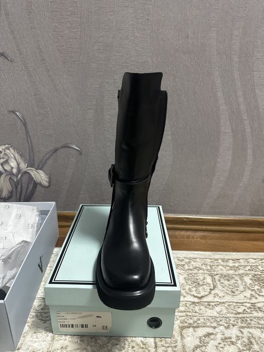 Продам женские сапоги демисезонные iLVi