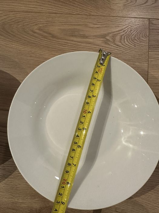 Коплект чинии за хранене