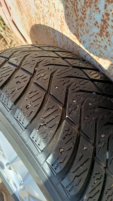 Продам диски с шинами.