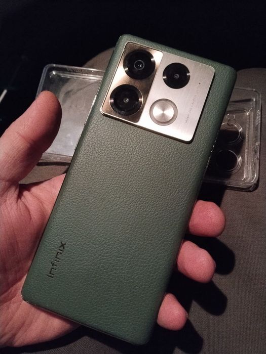 Infinix Note 40 pro 12+12 / 256 GB