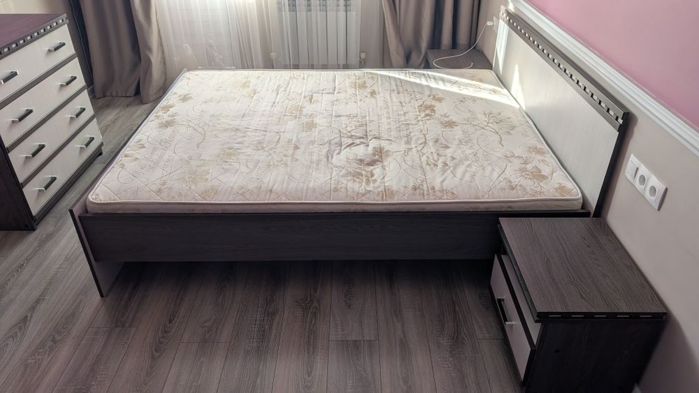 Спальный гарнитур