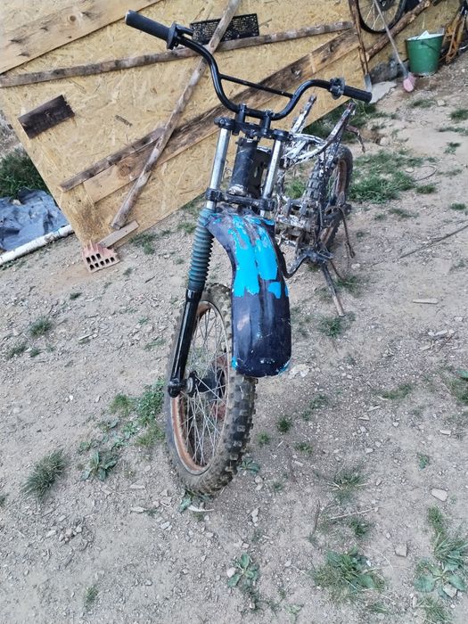 Vând sau schimb cu anvelope de ATV seria 21x10-8 cadru de aprilie 50cc