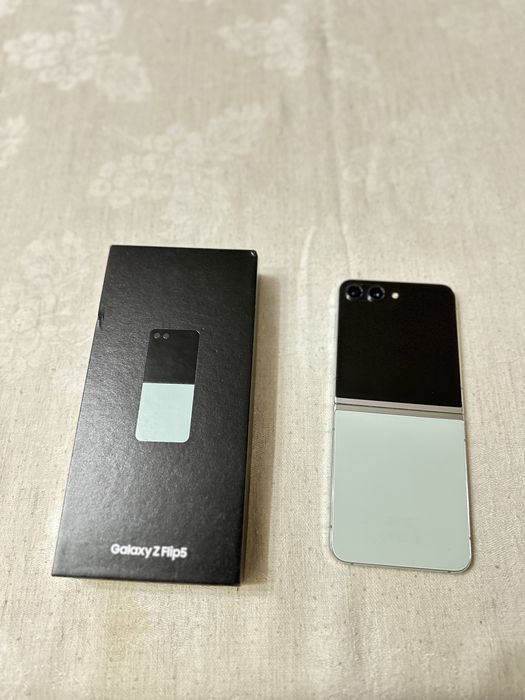 Samsung Galaxy Z Flip5 в гаранция още 18 месеца