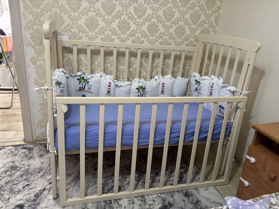 Продам детскую кроватку