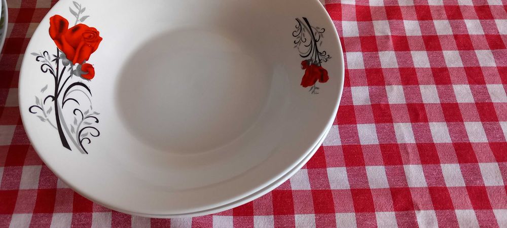 Порцеланови чинии