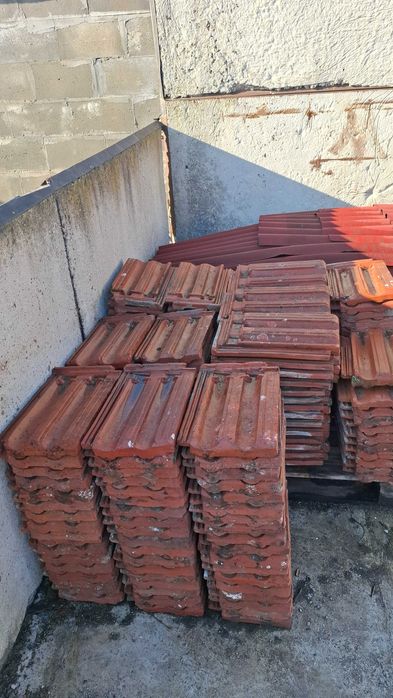 Продава стари керемиди