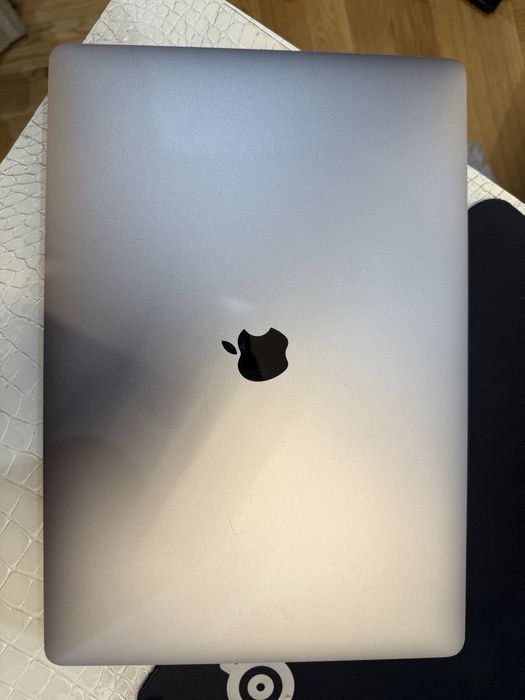 MacBook Pro 16” (2019)