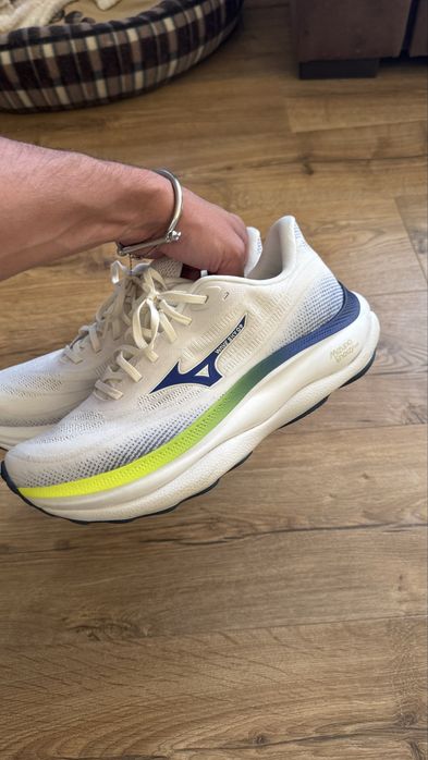 Mizuno Wave Sky 09