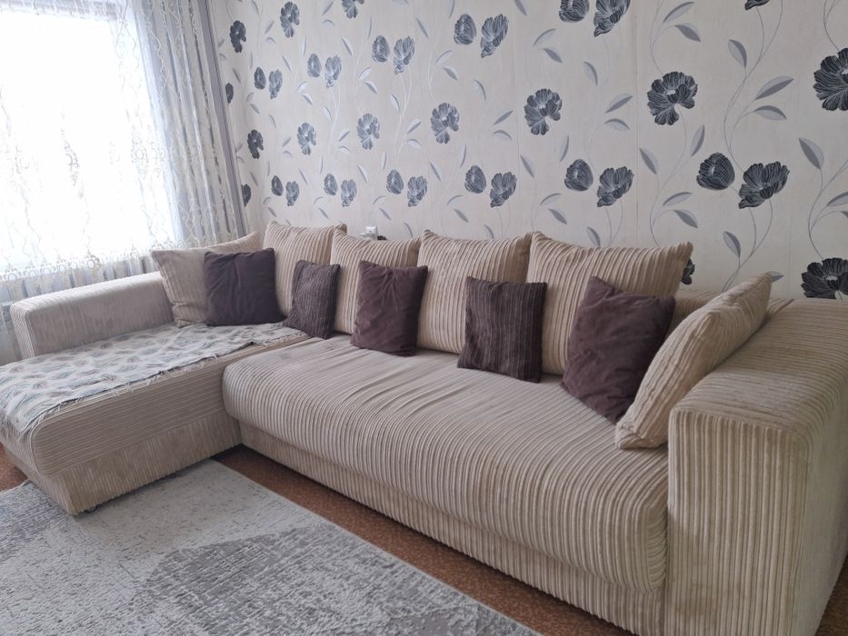 Продам диван б/у. В хорошем состоянии.