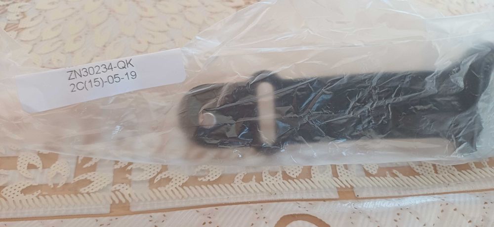 Продавам чисто нов часовник